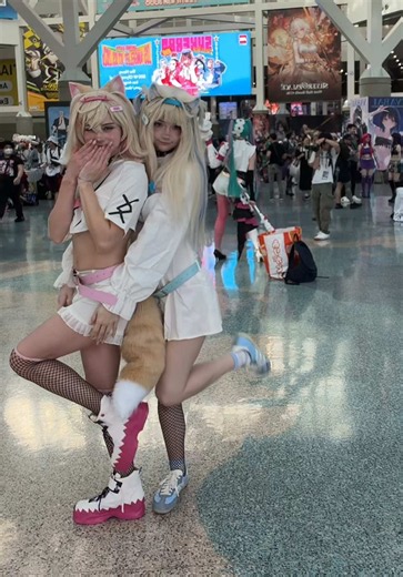BAU BAUUUUU heheheh >:3 #animeexpo #kennakins #fuwamoco #vtuber #hololive