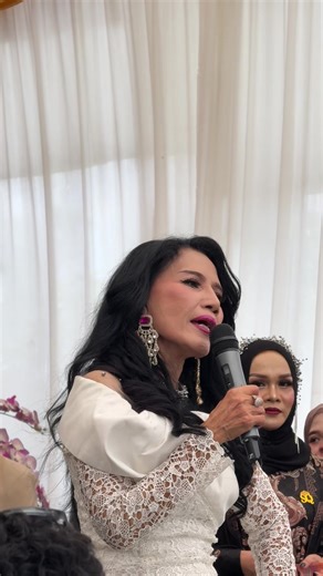 Resepsi Pesta Rakyat Yusuf dan Desya dengan Rita Sugiarto