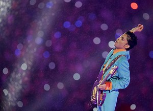 Greatest Super Bowl halftime show ever, and more Prince moments in sports