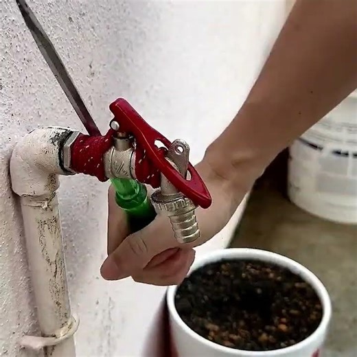 Easy Outdoor Faucet Fix in Minutes! 💧 Genius Rope & Screwdriver Hack #lifehacks