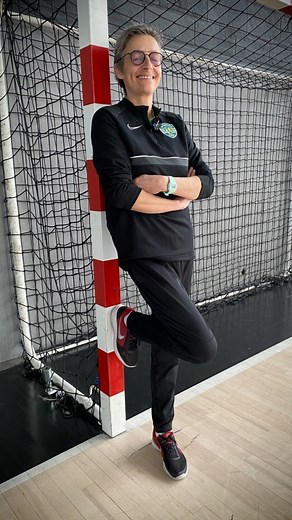 8.6K views · 42 reactions |  Découvert il y a 40 ans, le VIH/Sida, longtemps mortel, est devenu une maladie chronique grâce à l'arrivée des trithérapies au milieu des années 1990. Portrait de Christine, qui vit avec le VIH depuis 30 ans #AFP  Céline BRUNEAU #VIH #Sida #PSG #footfeminin | Agence France-Presse | Facebook