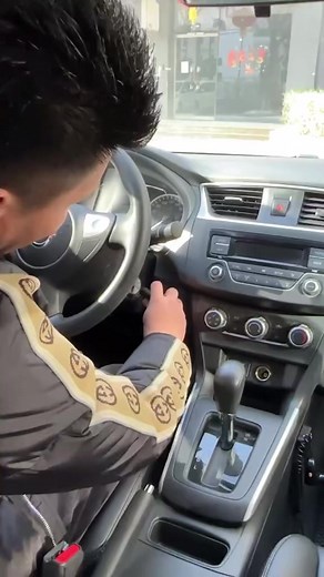 90% of people don't know how to deal with this kind of car failure! #carknowledge #cars #drivingtips #tips | Auto Tips