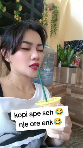 Kopi Ape Seh? Kopi Enak dan Reaksi Lucu dari Rohilah Tengku Raju