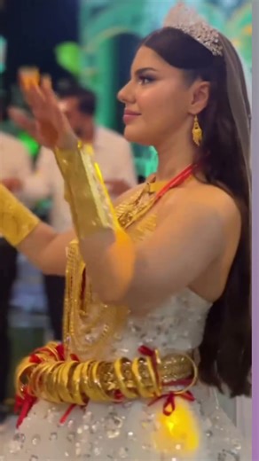 #öneçıkar #halaybasi #ytdayibenionecikarnolur #halay #düğün #etkinlik #automobile #funny #batman