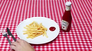 49K views · 43 reactions | Le Ketchup Heinz est tellement savoureux que même vos plats ne pourront pas lui résister bien longtemps ! Et vous ? | Heinz Tomato Ketchup | Facebook