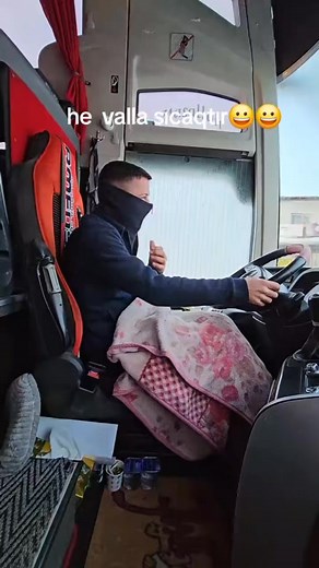 Üşüyoruz Babo Bu Ne Soğuktur Vay | Peron Yıldızı Travego