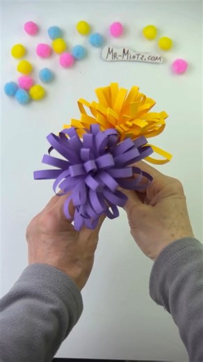 🌼💜 Brighten your day with some cheerful paper blooms! These easy DIY flowers are perfect for gifts, decor, or just a little craft therapy. ✂️✨ 🌐 Want more craft ideas? You’ll find them on our website — just follow the link in our profile. It’s full of fun templates, guides, and seasonal projects! 🎨✨ | Mr Mintz Crafts