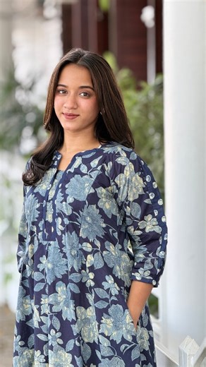 𝒁𝒐𝒆𝒚 𝑫𝒆𝒔𝒊𝒈𝒏𝒔| 𝑴𝒂𝒕𝒆𝒓𝒏𝒊𝒕𝒚 𝑺𝒕𝒖𝒅𝒊𝒐 on Instagram: "✨LAILA✨ ZC-545 Maternity & Nursing friendly Jaipur Cotton Co-ord Set ✨ CRAFTED WITH LOVE using Soft Jaipur Cotton fabric ✨ WITHOUT LINING ✨ TOP LENGTH: 46” for a perfect drape ✨ BOTTOM LENGTH: 38" ✨Box pleat detailing on sleeve bottom and top portion ✨ Round V-slit collar AVAILABLE IN SIZES S-3XL ✨ BOTH SIDE CONCEALED POCKETS for added convenience"