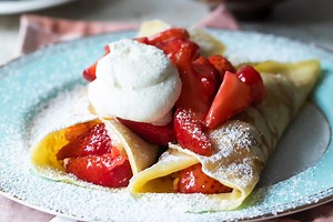 How to Make 🍓 Strawberry Crepes That Are Easy and Delicious!