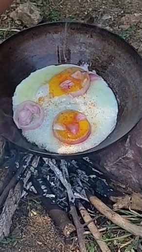 Desi Style Onion Egg Recipe in Jungle 🌿🍳🔥 #shorts #cookingasmr