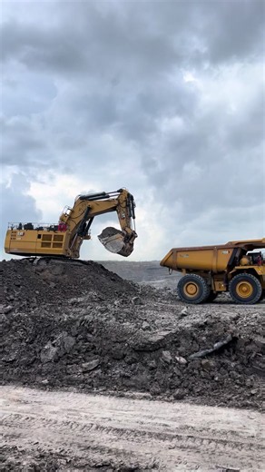 Tambang Batubara 785D 6030 Jhonlin Baratama – Heavy Equipment Clip