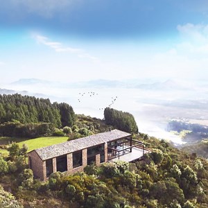 Take family trips to the next level with the Top of the World Category. | Airbnb