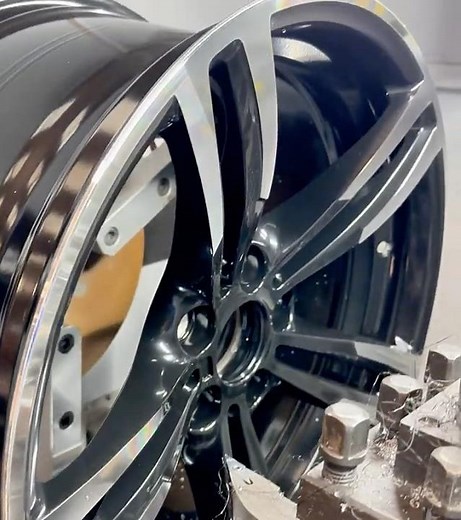 Diamond Cutting BMW M4 Alloy Wheel | Hull