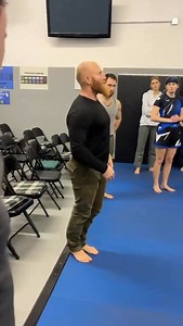 Cartwheel demonstration during my recent workshop at @paragonmaf I love utilizing this concept for learning cartwheels, as it can relate very closely with acrobatics skills, and in this case bailing out of a handstand. The idea is that I’m treating the cartwheel as an extension of falling forward, and rather than stepping on my feet, I continue that momentum into the hands and back around. of course it’s not a simple as just falling forward and putting your hands down. there are a lot more techn