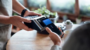 Talleres para que los más mayores utilicen el móvil de forma segura