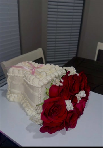 Create a Beautiful Rose Cake Bouquet