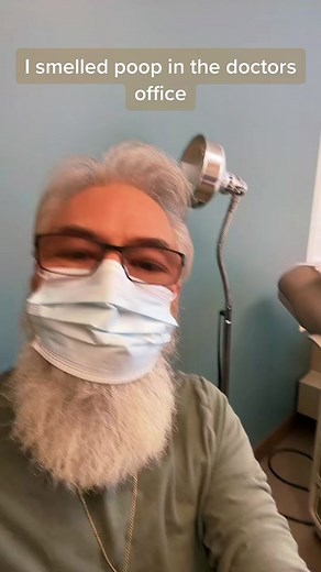 Funny Moments: Smelling Poop at the Doctor's Office