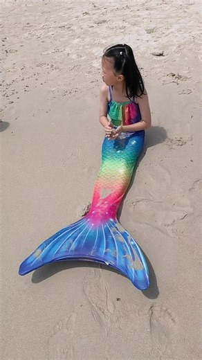 Little Mermaid on the Beach！ She dreamed of becoming a mermaid... and today her dream came true! 💖 Watch her swim, twirl & shine in her magical mermaid tail under the sun! #mermaid tail #FOLOEO #Beach