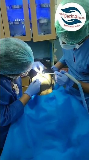 Dr. Vinita Krishna performing frenectomy