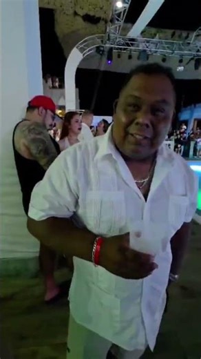 White party del hotel riu cancun