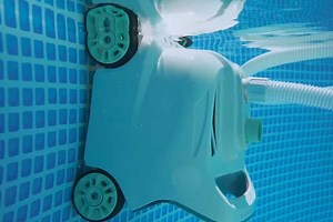 Adieu la corvée de nettoyage, le Robot de piscine Intex ZX300 passe sous la barre des 100 € sur Amazon