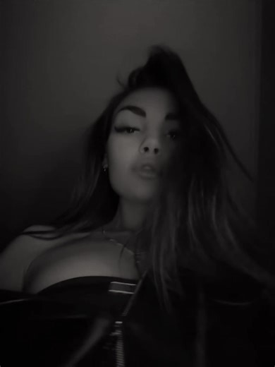 Відео користувача __.s.u.r.p.r.i.s.e.__ (@__.s.u.r.p.r.i.s.e.__) з композицією «ПЛОТНО - f0lk»