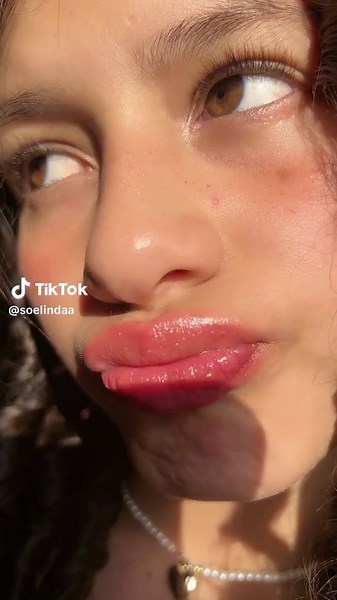 Exploring Inverted Filters for Creative Selfies