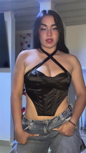 Exploring the Mini Mini Trend in Fashion