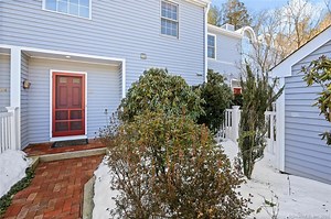 22 Edgewater Commons Ln #22, Westport, CT 06880 - MLS 170373753 - Coldwell Banker