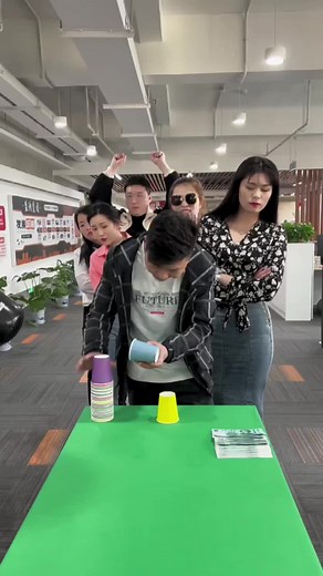 Cup Stacking Game: Speed and Coordination Challenge