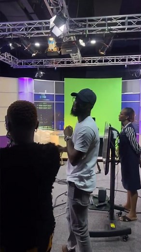 Making a $100 float on live News | Babs Cardini