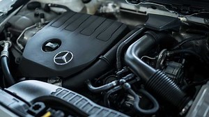 Ces voitures avec le moteur d'une autre marque