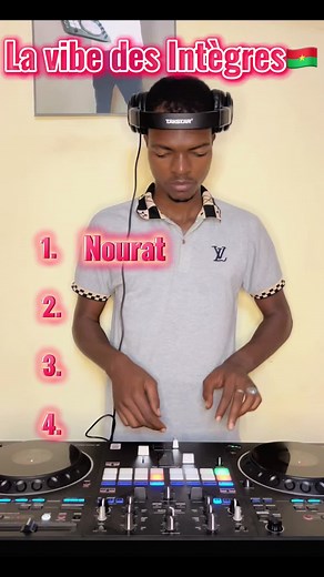 Les grosses têtes de la musique du 226 🇧🇫 @Floby officiel @Nourat Zoma @Wendy Championne Bilgo #viral_video #video #tik_tok #burkinatiktok🇧🇫 #tiktokviral #pourtoi #cotedivoire🇨🇮