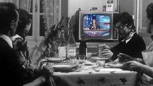 📺 "Mesdames, Messieurs, bonsoir !" Si ce soir, nous célébrons les 70 ans du 1er JT dès 21h sur France 2, sur #FranceTvEduc nous lui rendons aussi hommage à travers une nouvelle série qui remonte le fil de son histoire. #70ansJT ▶ Tous les épisodes : http://bit.ly/JT-M | Lumni.fr