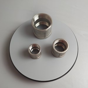 [Hot Item] 304/316 Stainless Steel Female Screw Thread Connector Equal Socket
