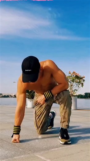 gk_motive02 | China ke famous businessman Jack mark .... 🤔💭📈💰 ...... #motivation #trendingreels #chaina #foryou #business #sucess #gkmotive #viral | Instagram