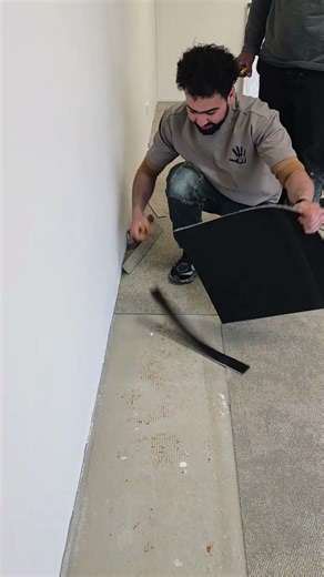 Professional carpet trimming technique done perfectly #satisfying #craftsmanship