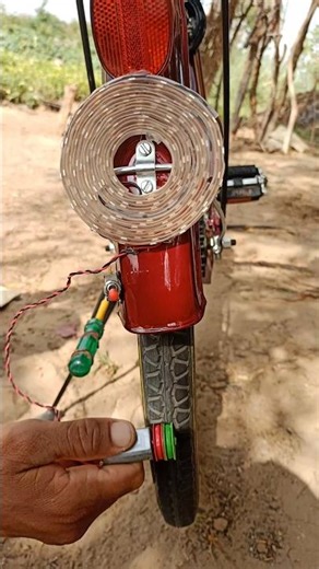 साइकिल द्वारा बिजली उत्पन्न करता प्रोजेक्ट