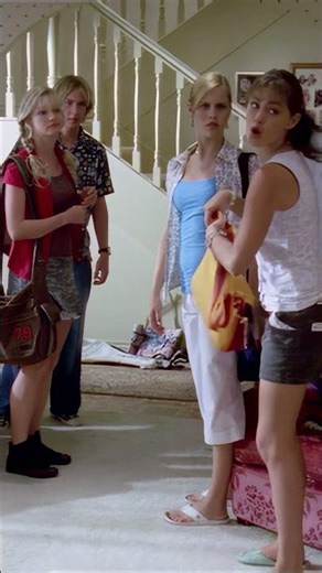 Cleo vs. Kim! 💥🧜‍♀️ #h2o #mermaid #h2ojustaddwater