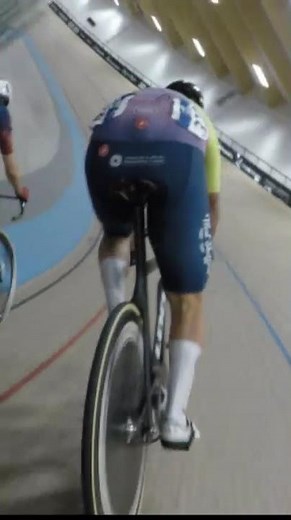 Final 2 Laps of Pure Chaos #keirin #trackcycling #shorts