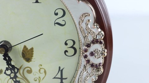 Justup Vintage Table Clock, Retro Non-Ticking European Style Beside Mantle Desk Clock Battery Operated Silent Quartz Movement for Bedroom Living Room Indoor Decor (White)