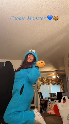 Cookie Monster 💙🍪 #halloween#cookiemonster#trickortreat#candy#fyp