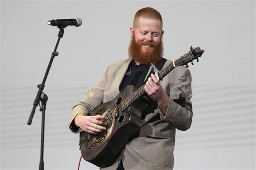 The Voice in the Woods Just Picked Up the Guitar Again