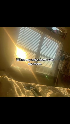 Nostalgic Mornings: A Glimpse into 2000s Childhood