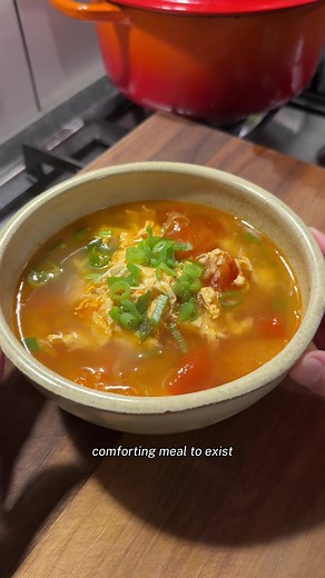 Delicious Tomato Egg Drop Soup Recipe