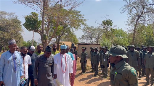 VIDEO: The Executive Chairman of Ifelodun Local Government, Hadji Abdulrasheed Femi Yusuf, alongside the Olupako of Share, HRH Oba Suleiman Olawale Adegbite, received the Forest Guard Department of the National Park Service, Ifelodun Local Government Chapter, at the Local Government Secretariat in Share on Monday. The Chairman assured the department of the Local Government’s continued support to enable effective and thorough service delivery. | Hon. Femi Yusuf