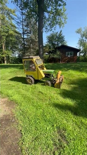 John Deere 140 lawn tractor