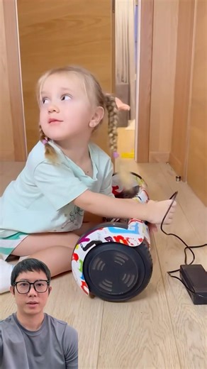 Ba mẹ không cho em chơi xe cân bằng #trendingshorts #trendingvideo #shorts #shortsviral #viralshorts