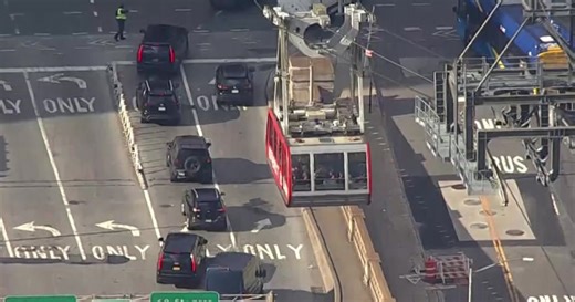 Roosevelt Island tram has become a tourist attraction, much to the chagrin of local residents