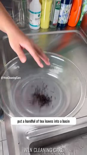 Wen Cleaning Care on Instagram: "How to restore faded black clothes? 🖤👕 Over time, black clothes tend to fade and lose their deep color. But don’t worry! Today, Wen Ying will show you a simple trick to restore and fix the color right at home! ✨💡 #ClothesFading #ClothesDyeing #LifeHacks #PracticalTips #LaundryCareTips #FreshAndClean #EasyCleaning #ClothingCare"